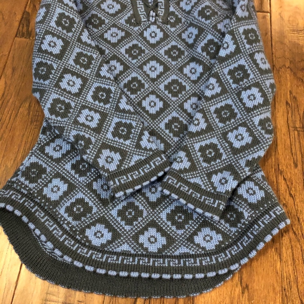 Peruvian Sweater - Picture 3 of 5
